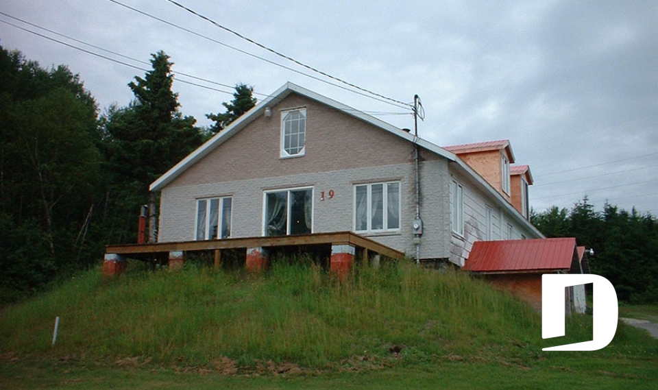 Renovation 5122 - Before