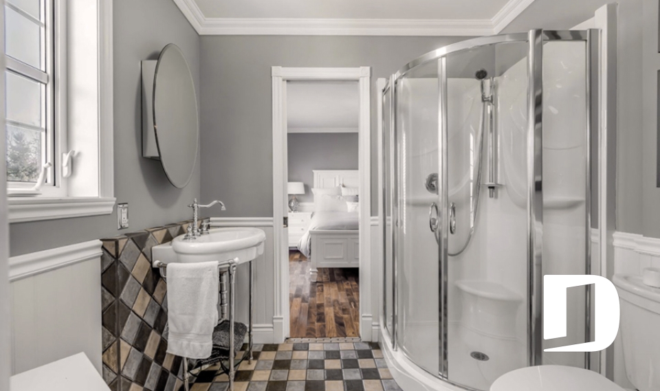 Photo Bathroom - The Collector 2