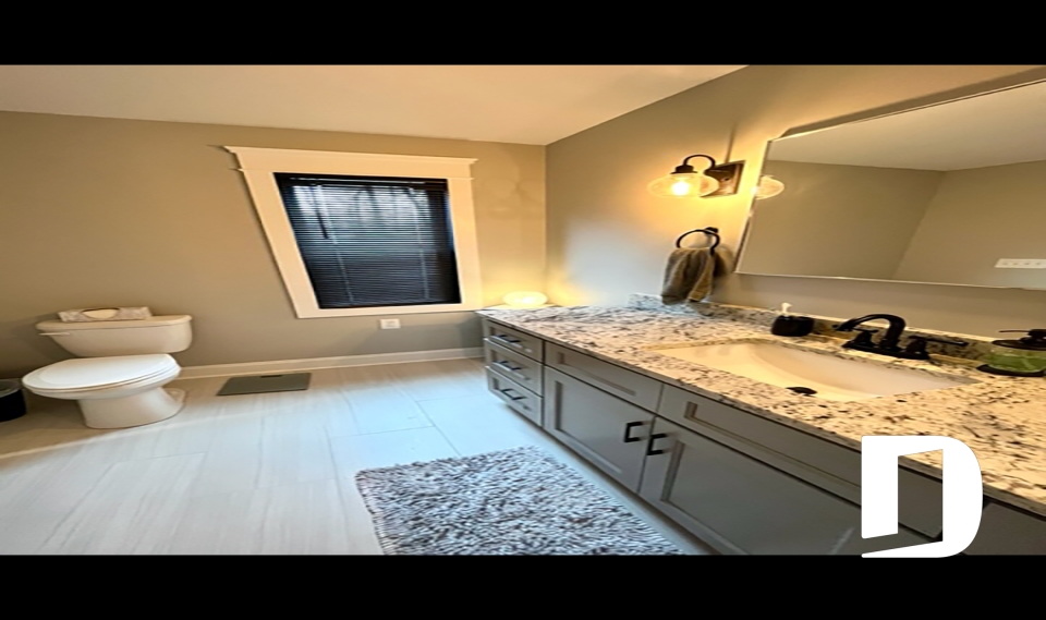 Photo Bathroom - The Touchstone 3