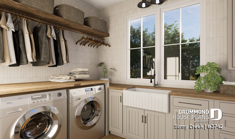 Photo Utility room/laundry room - Sunny Creek