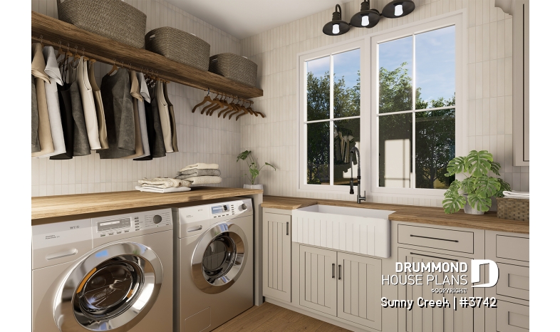 Photo Utility room/laundry room - Sunny Creek