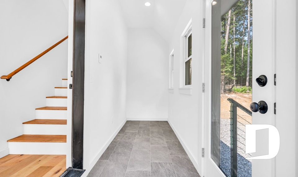 Photo front - Willowgate 2