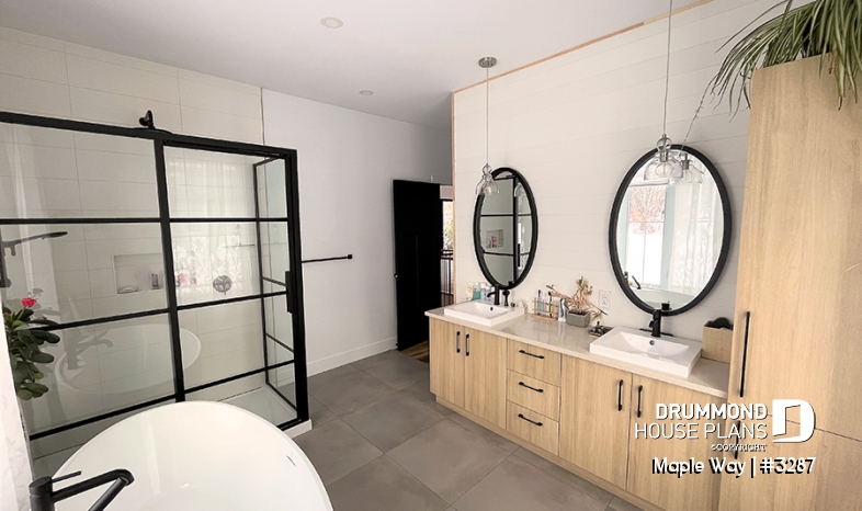 Photo Bathroom - Maple Way