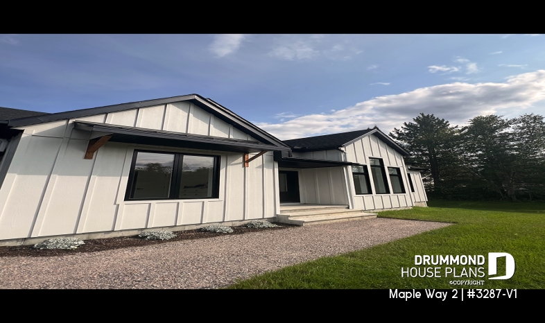 Photo front - Maple Way 2