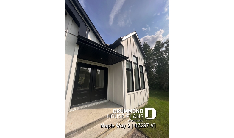 Photo front - Maple Way 2