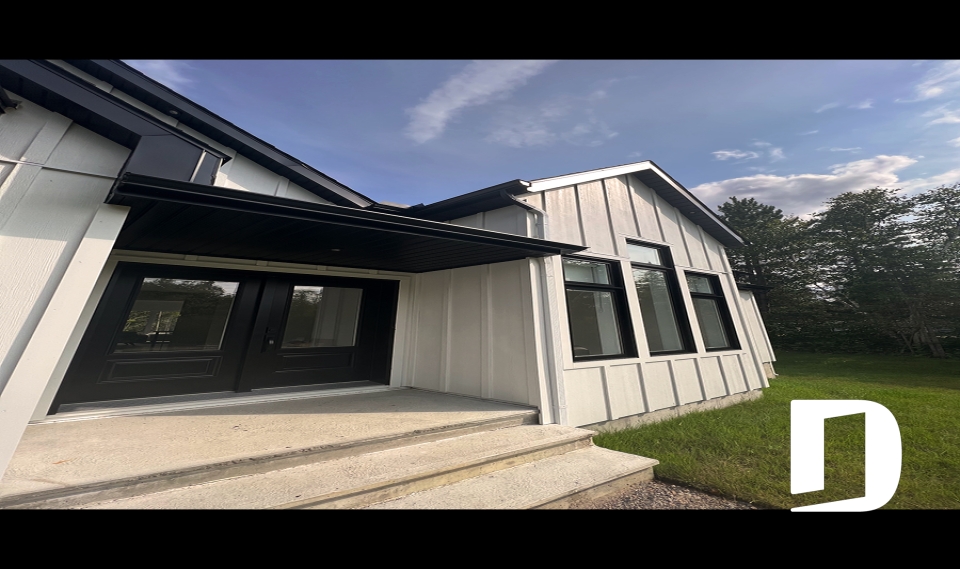 Photo front - Maple Way 2