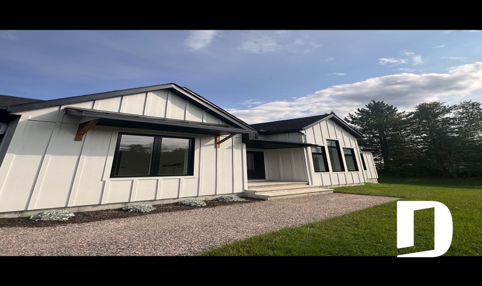 Photo front - Maple Way 2