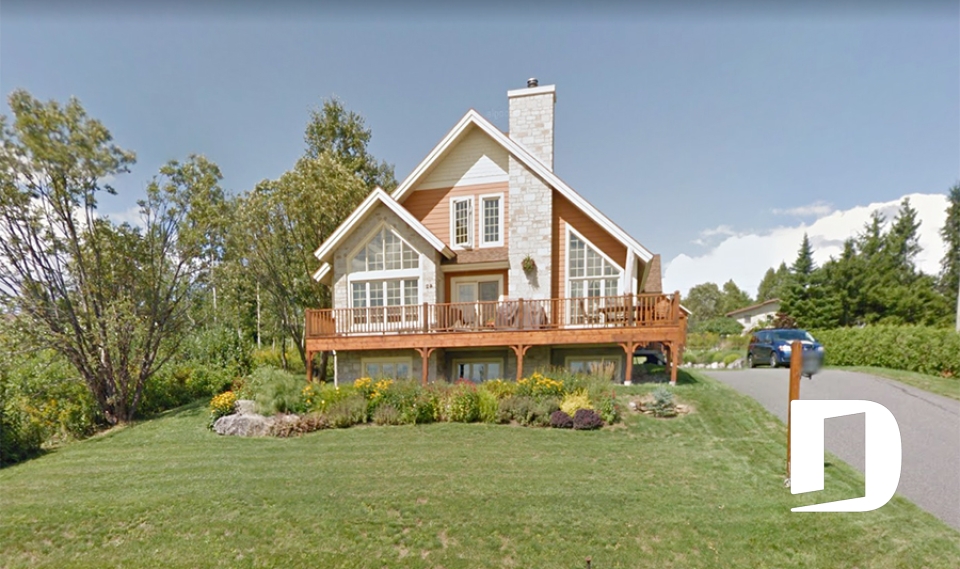 Photo front - The Touchstone 2