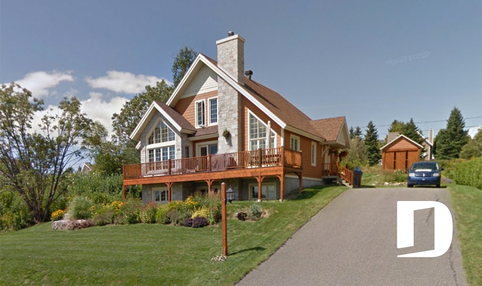 Photo front - The Touchstone 2