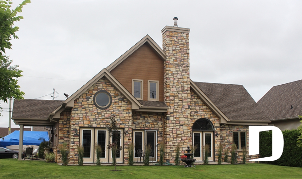 Photo front - The Touchstone 2