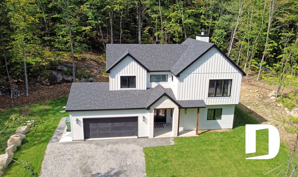 Photo front - Hiden Hill