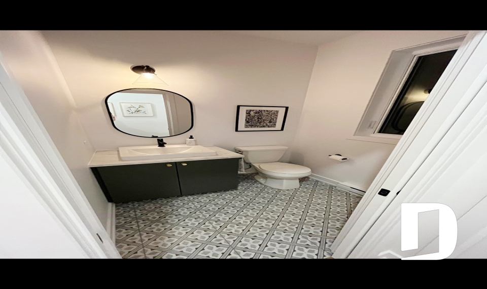 Photo Half bath - Maveryk