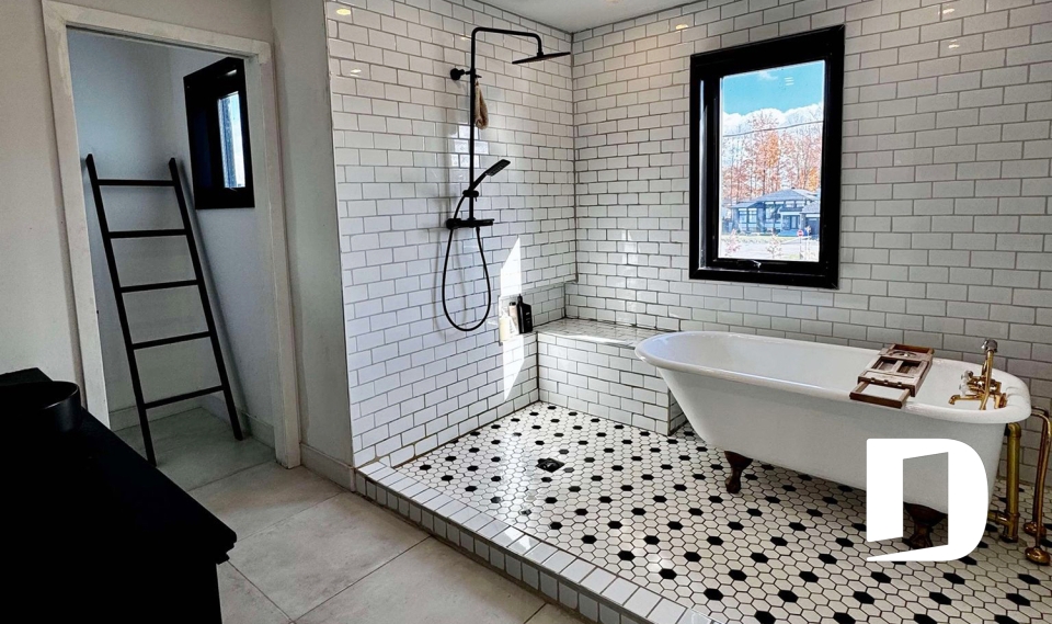 Photo Bathroom - Kinkade