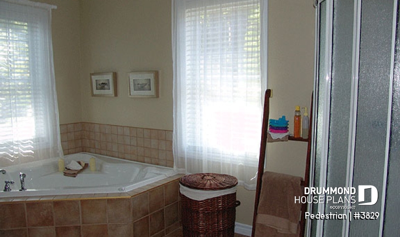 Photo Bathroom - Pedestrian