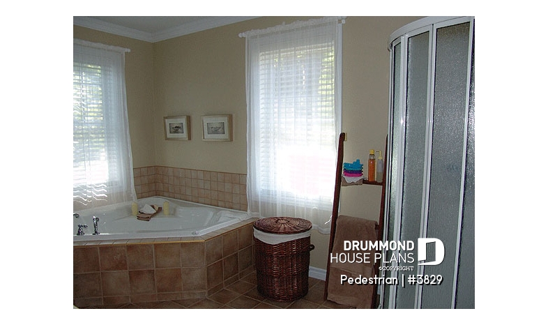 Photo Bathroom - Pedestrian