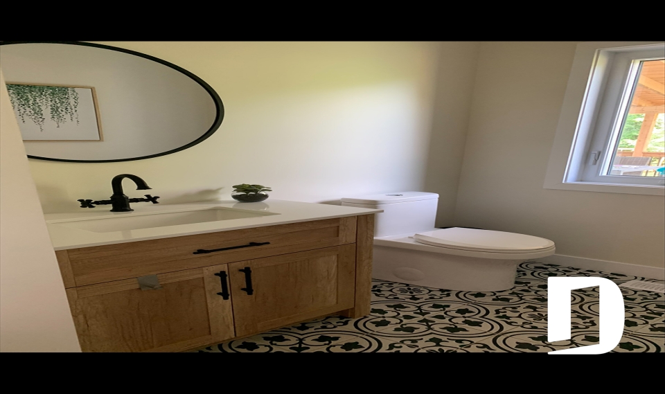 Photo Bathroom - Whitman