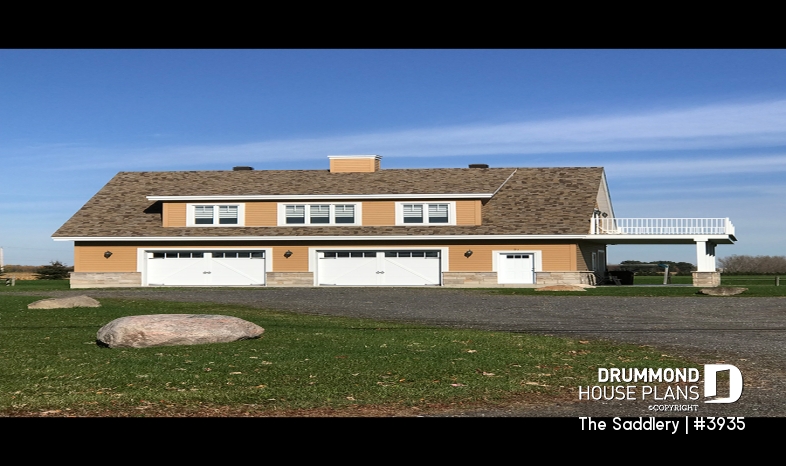 Photo front - The Saddlery