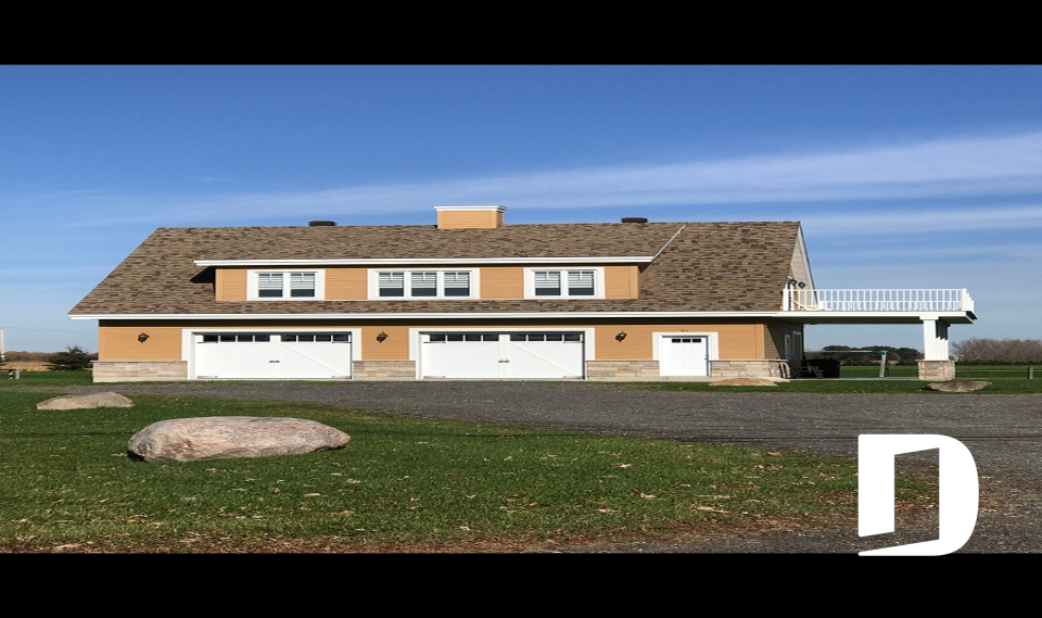 Photo front - The Saddlery