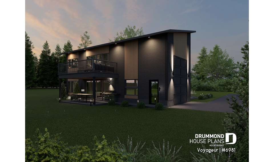 Rear view - BASE MODEL - Voyageur